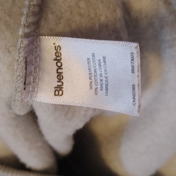 Adult SpongeBob SquarePants Hoodie. Size Medium - Picture 10 of 11